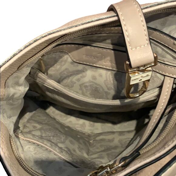 Simply Noelle Tan Gold Accent Faux Leather Short Strap Handbag w Lots of Pockets - Picture 6 of 6